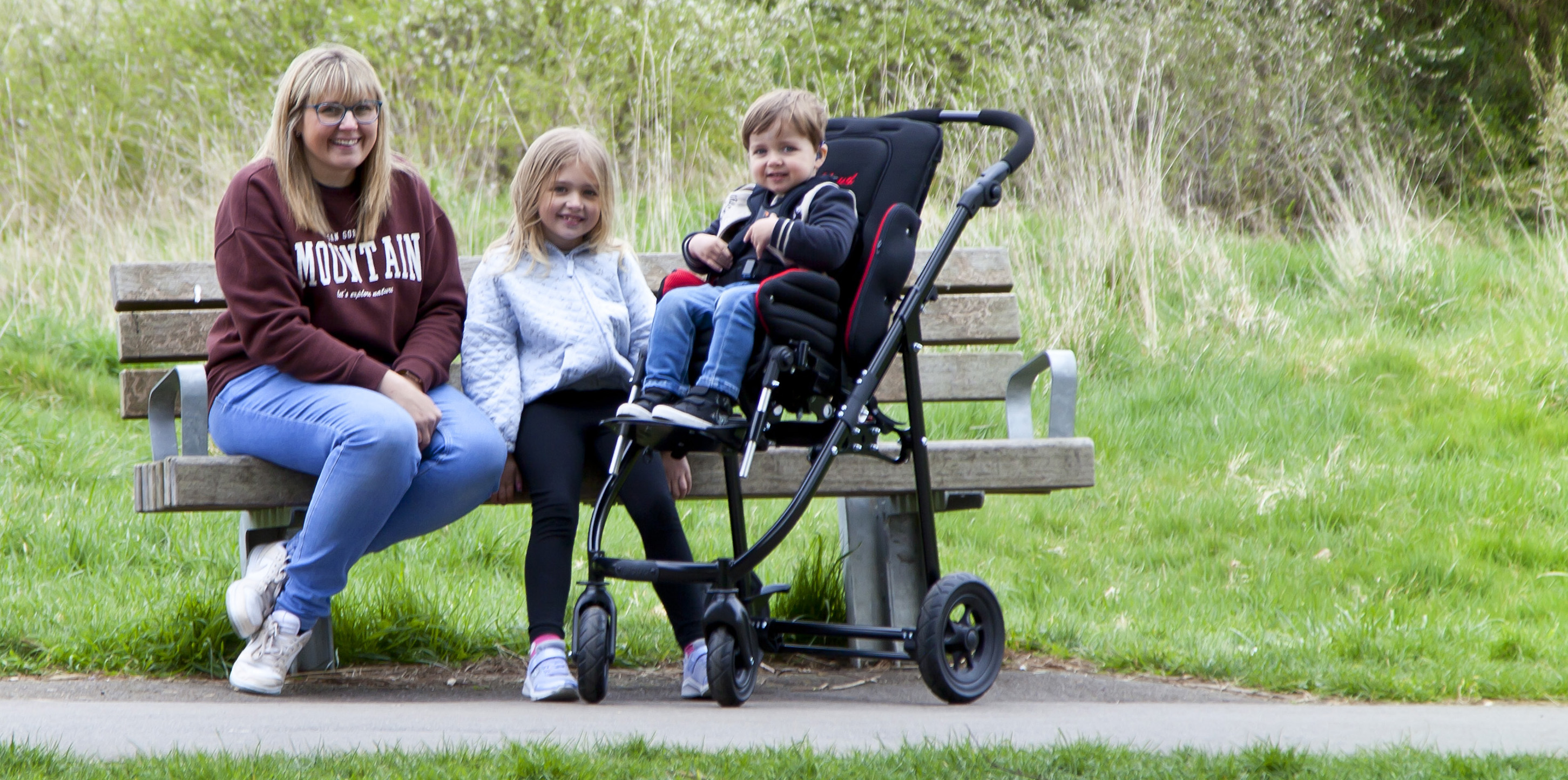 Family with Snappi Cloud Pushchair